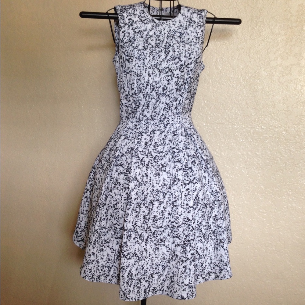H&M Sleeveless Dress Black and White, Size 2